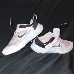 Nike Kids Sneakers in Pink and Black